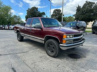 1998 Chevrolet C/K 1500  VIN: 2GCEK19R1W1108907