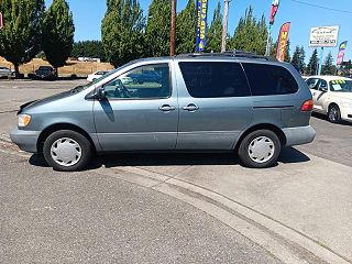 1999 Toyota Sienna LE VIN: 4T3ZF13C9XU138238