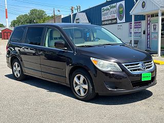 2010 Volkswagen Routan SE VIN: 2V4RW3D15AR280070