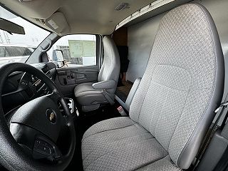 2015 Chevrolet Express 4500 1GB6G5CG8F1260813 in Holland, MI 32