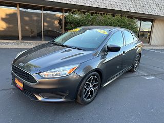 2016 Ford Focus SE VIN: 1FADP3F2XGL247001