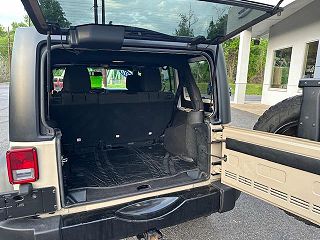 2016 Jeep Wrangler  1C4BJWDG1GL270590 in Sunbury, PA 27