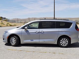 2017 Chrysler Pacifica Touring-L 2C4RC1BG8HR529969 in Barstow, CA 4