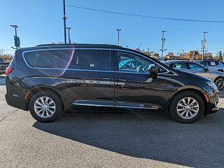 2017 Chrysler Pacifica Touring-L 2C4RC1BG5HR831851 in Chicago, IL 2