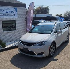 2017 Chrysler Pacifica Limited VIN: 2C4RC1GG2HR727407