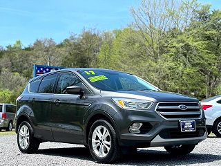 2017 Ford Escape SE 1FMCU0GDXHUA40290 in Seymour, TN 1