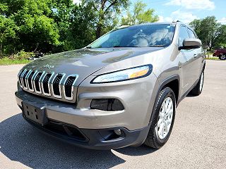 2017 Jeep Cherokee Latitude VIN: 1C4PJLCS8HW603927