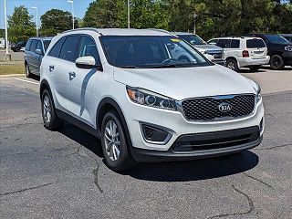 2017 Kia Sorento LX VIN: 5XYPGDA3XHG295429