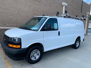 2018 Chevrolet Express 2500 VIN: 1GCWGAFP2J1325955