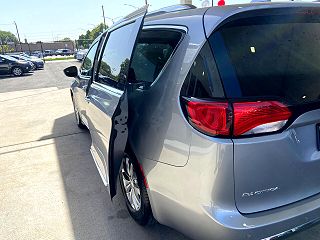 2018 Chrysler Pacifica Touring-L 2C4RC1EG0JR257323 in Chicago, IL 24