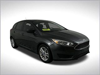 2018 Ford Focus SE VIN: 1FADP3K22JL256479