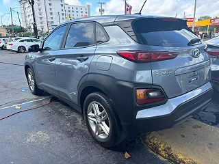 2018 Hyundai Kona SE KM8K12AA7JU080301 in Miami, FL 4