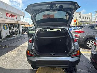 2018 Hyundai Kona SE KM8K12AA7JU080301 in Miami, FL 7