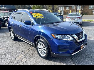 2018 Nissan Rogue SV VIN: 5N1AT2MV1JC709657