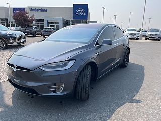 2018 Tesla Model X 75D VIN: 5YJXCBE25JF139717