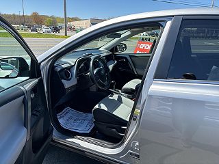 2018 Toyota RAV4 XLE 2T3RFREV3JW795475 in New Windsor, NY 7