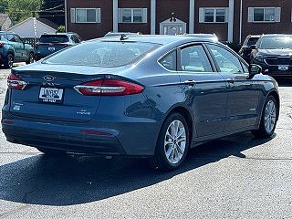 2019 Ford Fusion SE 3FA6P0LU7KR155030 in Moline, IL 3