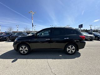 2019 Nissan Pathfinder S 5N1DR2MM7KC610667 in Waukesha, WI 2