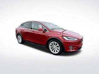 2019 Tesla Model X  VIN: 5YJXCAE21KF147132