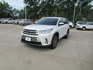 2019 Toyota Highlander LE VIN: 5TDBZRFH7KS939193