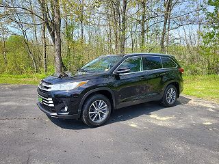 2019 Toyota Highlander XLE 5TDJZRFH5KS584617 in Greene, ME 2