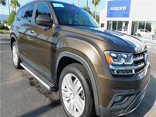 2019 Volkswagen Atlas SE VIN: 1V2WR2CA1KC555927