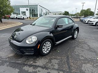 2019 Volkswagen Beetle  VIN: 3VWFD7AT8KM712303
