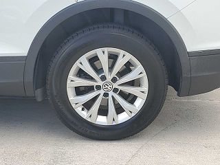 2019 Volkswagen Tiguan SE 3VV3B7AXXKM052300 in Doral, FL 9