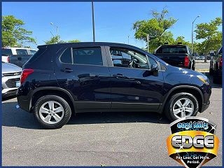 2021 Chevrolet Trax LS KL7CJNSM2MB374897 in Freeport, NY 4