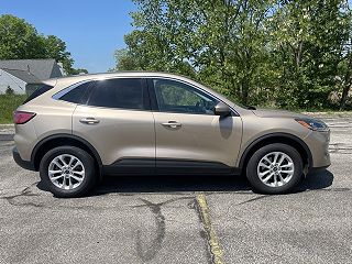 2021 Ford Escape SE 1FMCU9G64MUB20796 in Strongsville, OH 6