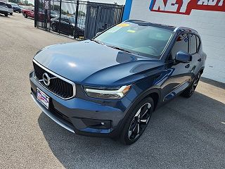 2021 Volvo XC40 T5 Momentum VIN: YV4162UK6M2428494