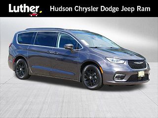 2022 Chrysler Pacifica Touring-L VIN: 2C4RC1BG9NR170322