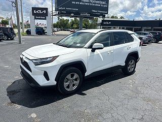 2022 Toyota RAV4 XLE VIN: 2T3W1RFV0NC207765