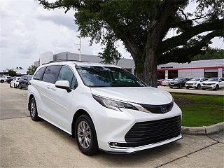 2022 Toyota Sienna XLE VIN: 5TDYRKECXNS112106