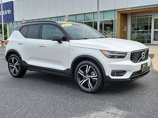 2022 Volvo XC40 T5 R-Design VIN: YV4162UM1N2772219