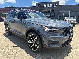 2022 Volvo XC40 T5 R-Design VIN: YV4162UM2N2702017