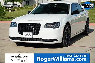 2023 Chrysler 300 Touring VIN: 2C3CCAAG2PH552390