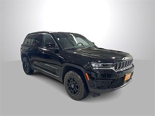 2023 Jeep Grand Cherokee Laredo 1C4RJHAG6PC566445 in Minot, ND 1