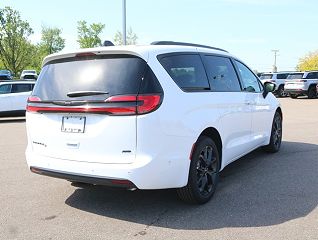 2024 Chrysler Pacifica Touring-L 2C4RC3BG3RR161360 in Fowlerville, MI 3
