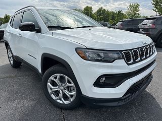 2024 Jeep Compass Latitude 3C4NJDBN8RT106828 in Frankfort, KY 3