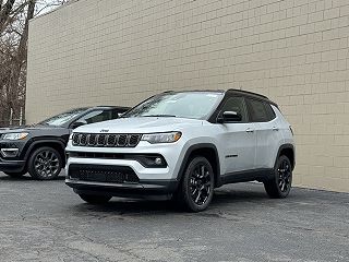 2024 Jeep Compass Latitude 3C4NJDBN1RT123518 in Highland, IN 2