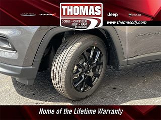 2024 Jeep Compass Latitude 3C4NJDBN7RT135768 in Highland, IN 3