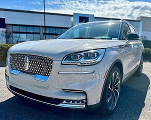 2024 Lincoln Aviator Reserve 5LM5J7XC7RGL08047 in Louisville, KY