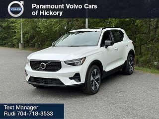 2024 Volvo XC40 B5 Core YV4L12UK4R2353843 in Hickory, NC 3